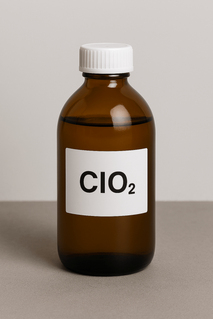 braune Glasflasche, 250 ml, weißer Deckel, mit Flüssigkeit, Clo2, Chlordioxid